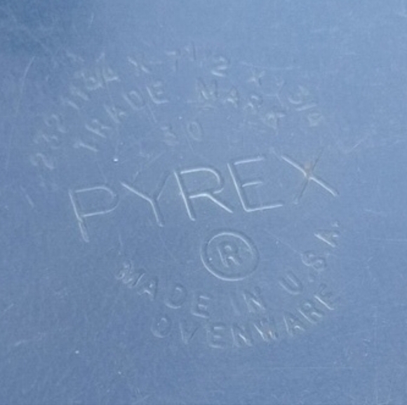 Pyrex Transparent Glass Rectangular Dish - Picture 2 of 3